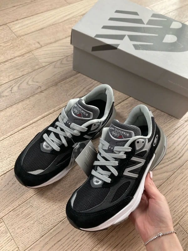 New Balance 990v6