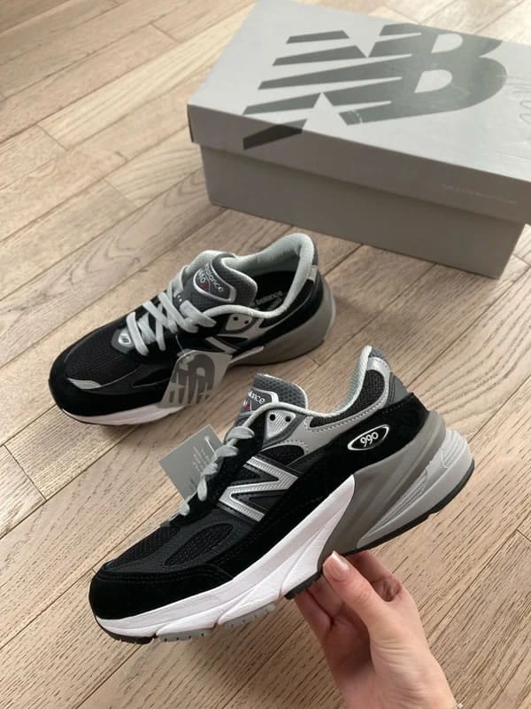 New Balance 990v6